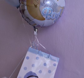 Folienballon It´s a boy mit Geschenkesackerl