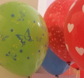Latexballon mit Schmetterlingen