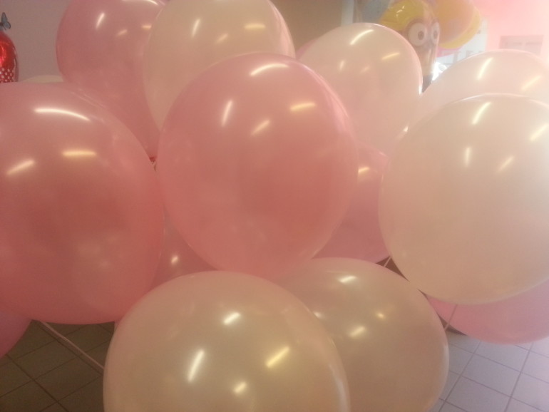 Latexballons rosa und weiß