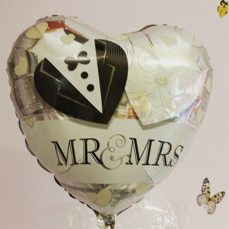 Folienballon Mr & Mrs Herz weiß silber