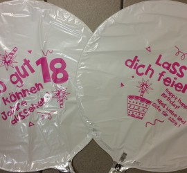 Folienballons weiß pink So gut können 18 Jahre aussehen Lass dich feiern