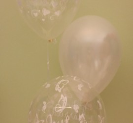 Hochzeitsluftballons in weiß und durchsichtig