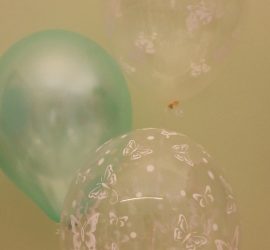 Hochzeitsluftballons durchsichtig und mintgrün