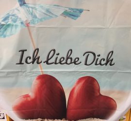 Folienherz `Ich liebe Dich´ mit zwei Herzen im Sand...