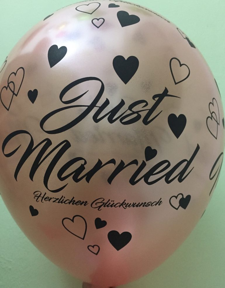 Latexballon - Just Married Herzlichen Glückwunsch - in rosegold mit schwarzer Schrift - wunderschön zur Hochzeit