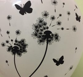 Wir vermissen dich - Schmetterlinge und Pusteblume Rückseite - weißer Latexballon mit schwarzen Motiven