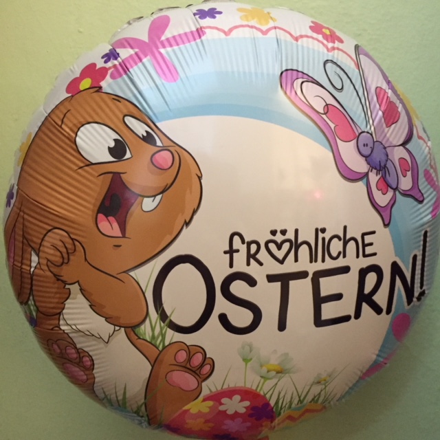 fröhliche OSTERN! Osterhase mit Schmetterlingen und Blumen auf rundem Folienballon, 45 cm