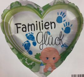 Folienherz mit der Aufschrift `FamilienGlück´und Baby und Hand- und Fussabdrücken zur Geburt oder für die Babyparty/Babyshower für den Jungen