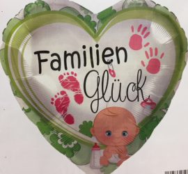 Folienherz mit der Aufschrift `FamilienGlück´ mit Baby und Hand- und Fussabdrücken zur Geburt oder für die Babyparty/Babyshower für ein Mädchen