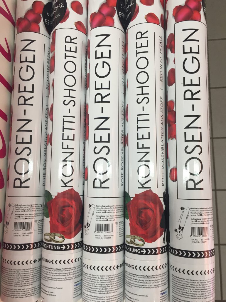 Konfettikanone - Partypopper - Rosenregen - rote Rosenblätter