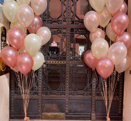 Ballontraube aus Latexballons in den Farben Roségold/Pfirsich/Champagner
