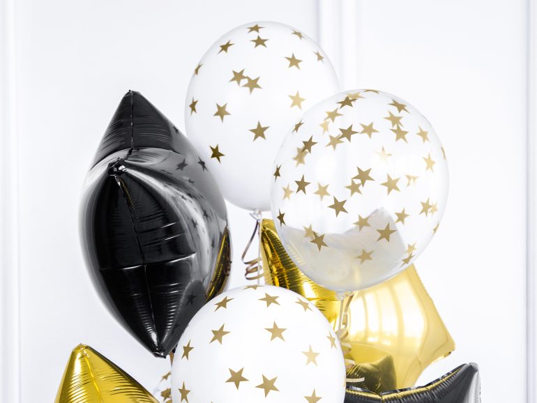 Sternenkombination aus Foliensternen und Latexballons mit Sternmotiven