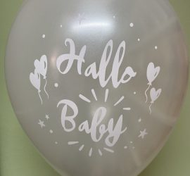 Latexballon Hallo Baby - hier in weiß seidenglanz, gibt es auch in rosa und hellblau. Geburt, Babyparty, Babyshower, Genderreveal, Welcome Baby
