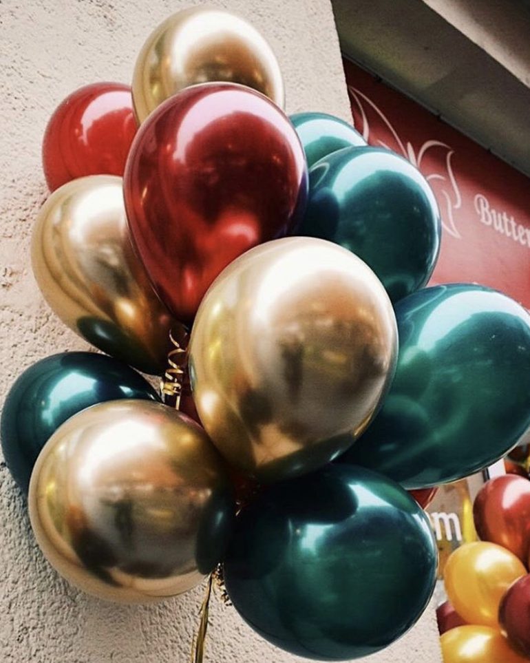 Latexballons seidenglanz in weihnachtlichen Farben - rot, gold, grün; Weihnachten, Christmas, Advent, Xmas