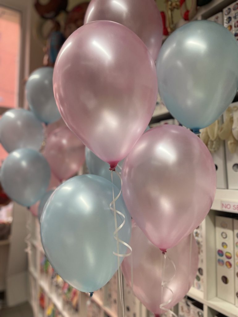 LB-Traube in rosa und hellblau - für eine Genderrevealparty